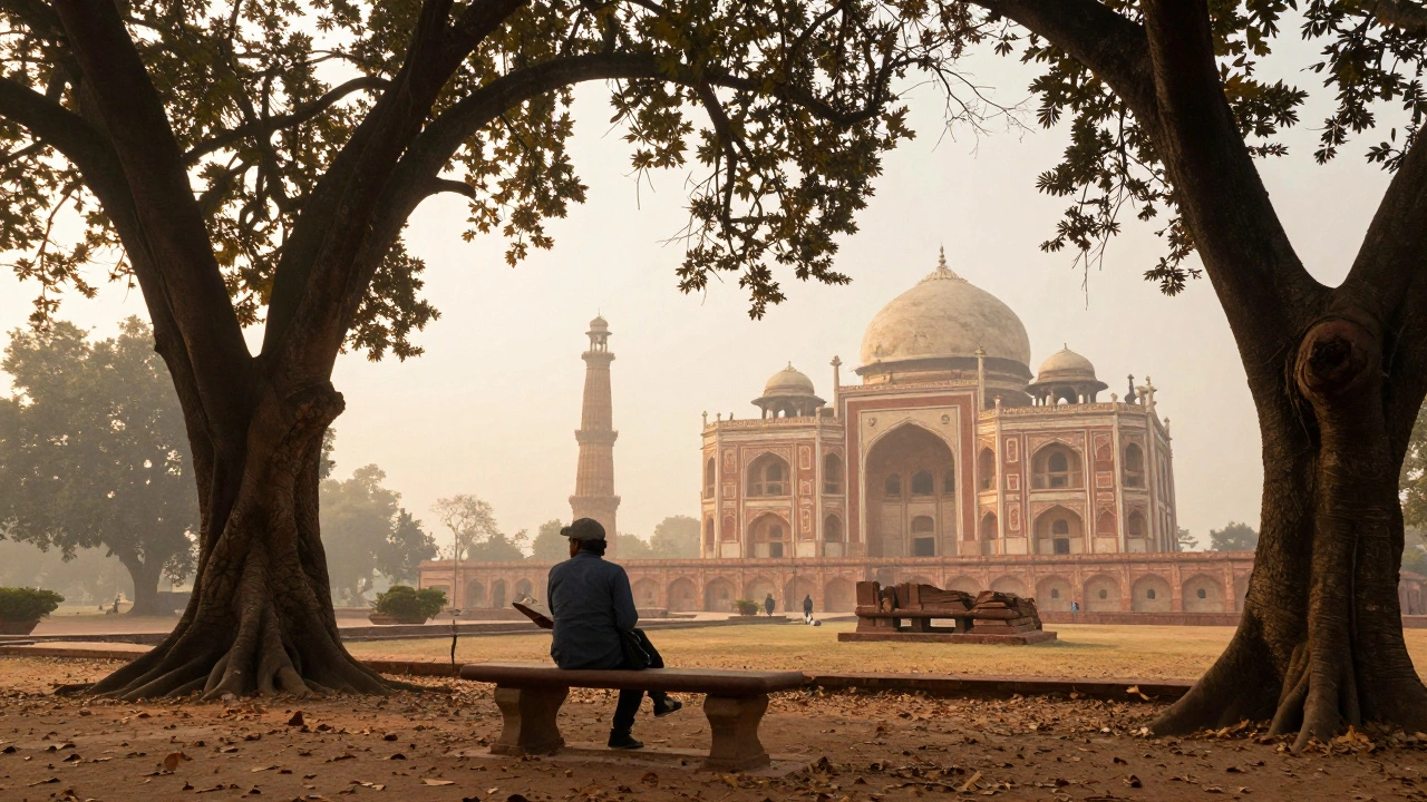 Is New Delhi or Mumbai Better for Travelers?